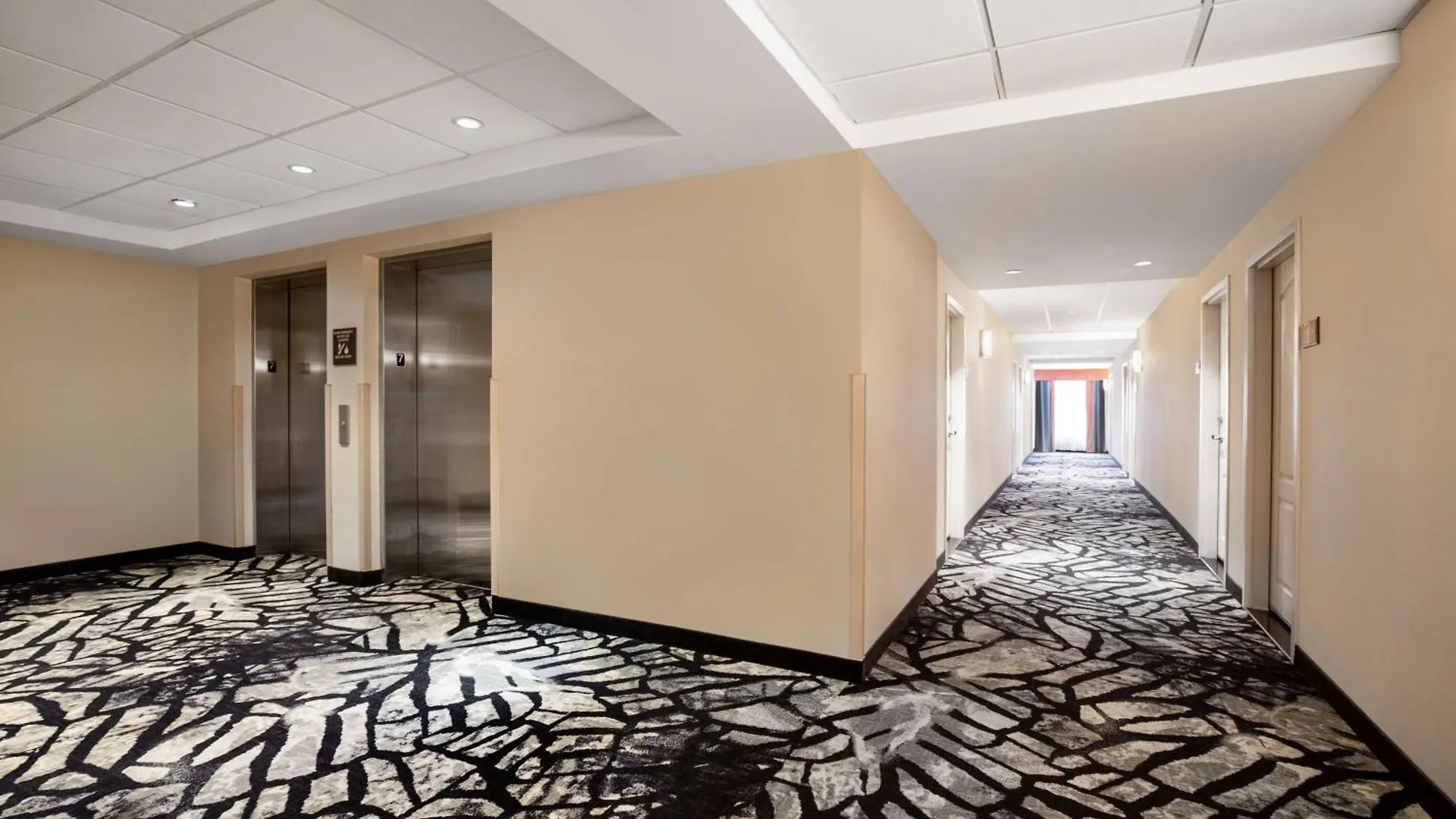 *** Szálloda Hampton Inn By Hilton Toronto Airport Corporate Centre Kanada