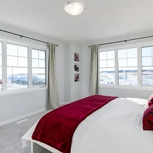 New With Ac, Patio And Netflix , Calgary Canada