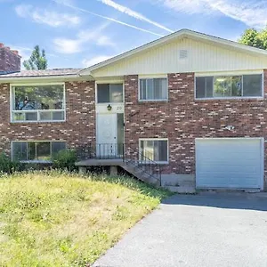 Cozy Private Single Gasthof Halifax