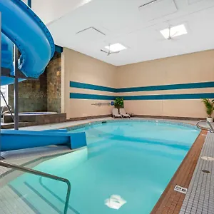 Western Centre 3*, Edmonton Canada
