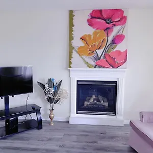 Mountain Gorgeous Single House Close Airport & Free Parking , Calgary Canada